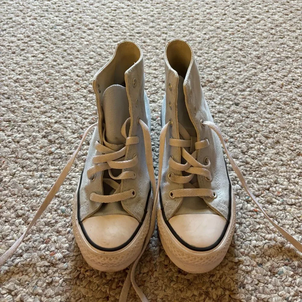 Converse Chuck Taylor All Star High Top Kids Sneakers Size 4